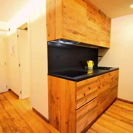 아파트 Nardis Wood 133